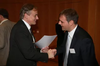 stipendienfeier-2013-page1_46.jpg (DE)