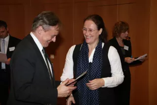 stipendienfeier-2013-page1_48.jpg (DE)