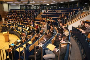 stipendienfeier-2013-page1_5.jpg (DE)