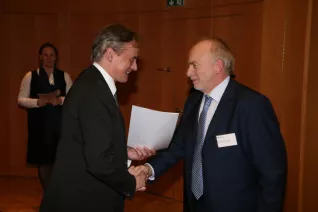 stipendienfeier-2013-page1_50.jpg (DE)