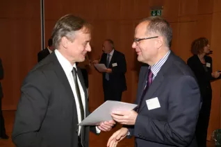 stipendienfeier-2013-page1_54.jpg (DE)