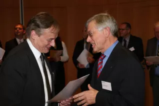 stipendienfeier-2013-page1_57.jpg (DE)