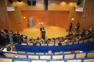 stipendienfeier-2013-page1_6.jpg (DE)