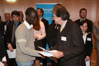 stipendienfeier-2013-page1_82.jpg (DE)