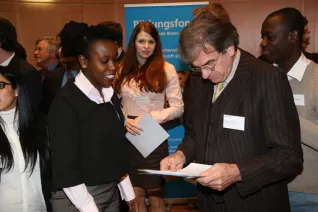 stipendienfeier-2013-page1_83.jpg (DE)