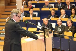 stipendienfeier-2013-page1_9.jpg (DE)