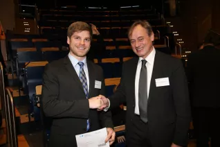 stipendienfeier-2013-page1_98.jpg (DE)