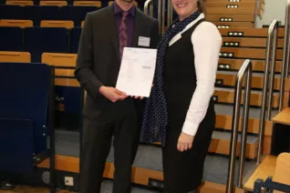 stipendienfeier-2013-page2_16.jpg (DE)