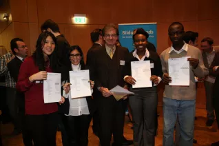 stipendienfeier-2013-page2_3.jpg (DE)