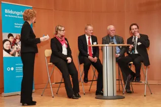 stipendienfeier-2013-page2_45.jpg (DE)