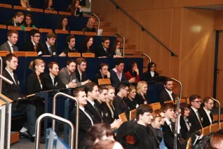 stipendienfeier-2013-page2_49.jpg (DE)