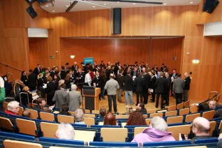 stipendienfeier-2013-page2_54.jpg (DE)