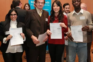 stipendienfeier-2013-page2_57.jpg (DE)