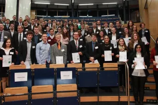 stipendienfeier-2013-page2_60.jpg (DE)