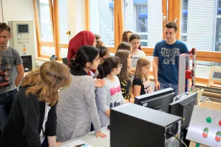 tag-d-off-projekt-2016_b008_aufzug-mit-vier-etagen_04.jpg (DE)