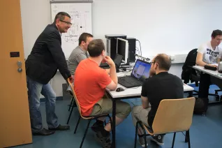 tag-d-off-projekt-2016_b045_positions-lage-regelung_02.jpg (DE)