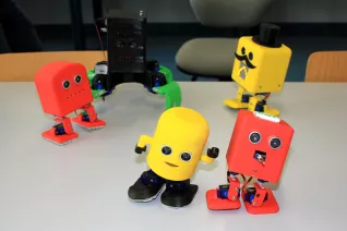 tag-d-off-projekt-2016_b065_arduino-roboter-wettrennen_06.jpg (DE)
