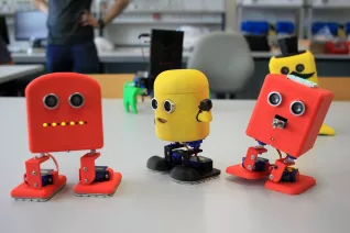 tag-d-off-projekt-2016_b065_arduino-roboter-wettrennen_08.jpg (DE)