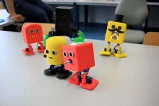 tag-d-off-projekt-2016_b065_arduino-roboter_04.jpg (DE)