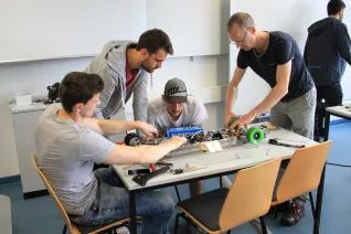 tag-d-off-projekt-2016_b101_electric-longboard_02.jpg (DE)
