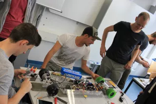 tag-d-off-projekt-2016_b101_electric-longboard_03.jpg (DE)