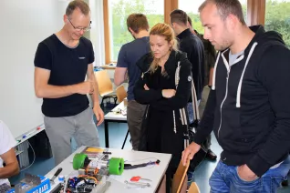 tag-d-off-projekt-2016_b101_electric-longboard_05.jpg (DE)