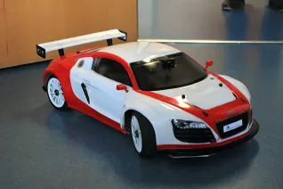 tag-d-off-projekt-2016_b137_elektronikentwicklung-am-modellfahrzeug_01.jpg (DE)