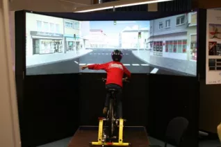 20150906_fbinf_research_ivc_fivis_verkehrstraining2_02.jpg (DE)