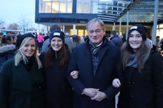weihnachtscampus_sta_2019-12-10_foto_juri_kuestenmacher_105.jpg (DE)