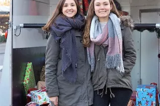 wunschbaum_auslieferung_geschenke_sta_20161219_foto_e._hummel_01.jpg (DE)