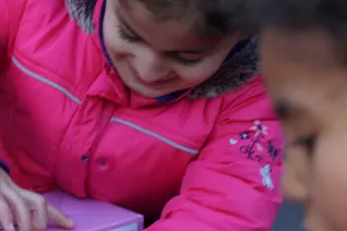 wunschbaum_auslieferung_geschenke_sta_20161219_foto_e._hummel_16.jpg (DE)