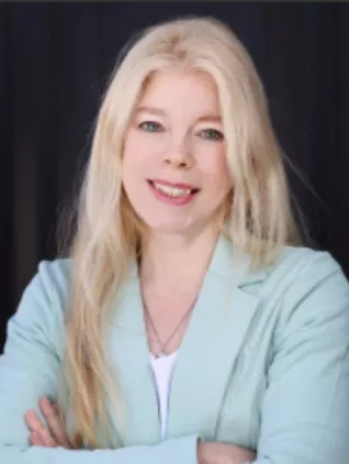 Portraet Esther Smialowski 2023 Foto privat