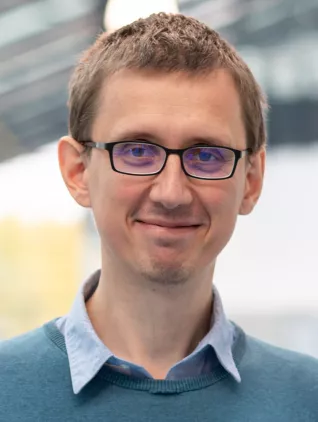 2023_fbinf_Portrait_André_Kless_Miriam_Thüs_001.jpg