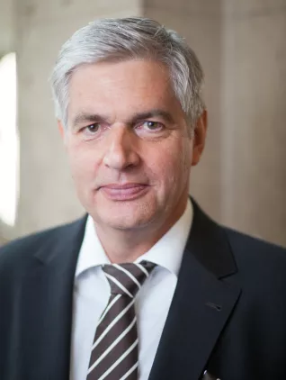 Frank Gogoll, Beiratsmitglied IZNE