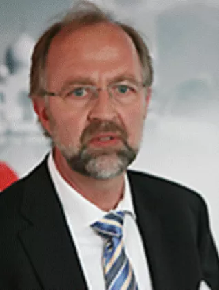 Wolfgang Veit, Assoziiertes Mitglied IZNE