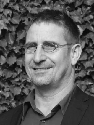 Portraet Thomas Richter Foto H-BRS s-w.jpg