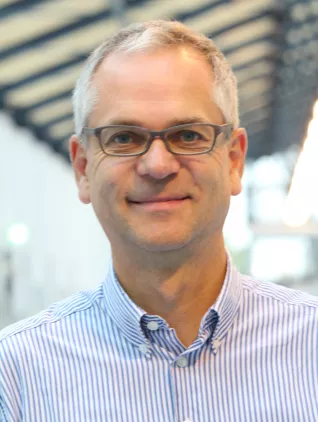 20151020_fbinf_kw_potrait_ullmann_markus_002.png (DE)
