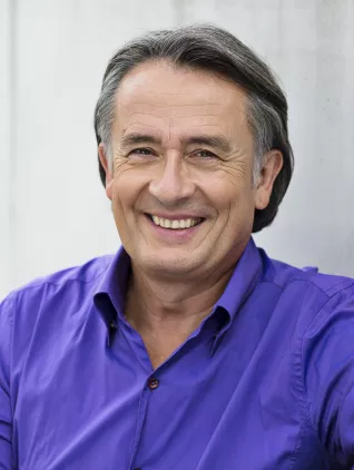 Prof. Gert Scobel (DE)