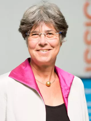 Birgit Henn (DE)