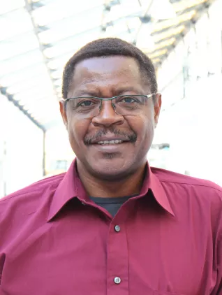 20151027_fbinf_kw_portrait_djotio_thomas_bild-004.png (DE)