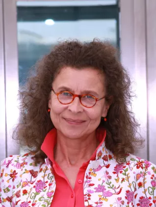 al_naqib_cornelia_201704_foto_e._tritschler_cut.jpg (DE)