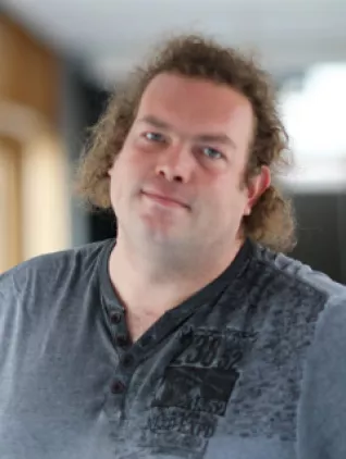 huelsmann-marco-informatik.jpg (DE)
