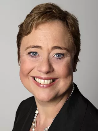 FB01-Leischner_Erika-bf.jpg (DE)