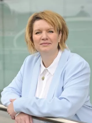 yvonnehofstetter_240x320.jpg (DE)