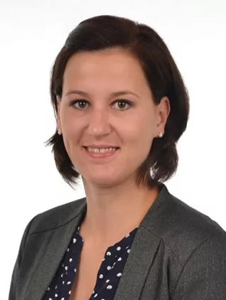 portraet_sara_schaefer_cut.jpg (DE)
