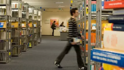 071022_bibliothek_pan_13.jpg (DE)