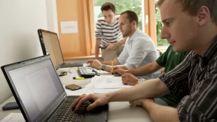 130725_hbrs_wirtschaftssimulation_21.jpg(DE)