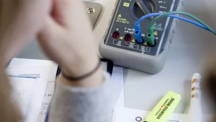 131009_hbrs_s_elektrotechnik_09.jpg(DE)