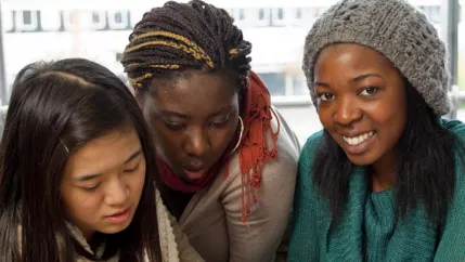 Themenbild_EMT-International-Media-Studies_Studieninhalte.jpg (DE)