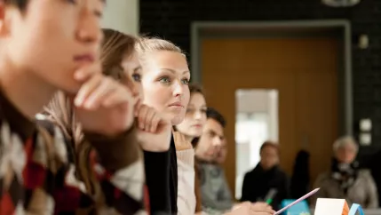 Aufmerksame-Studierende_2013_Rb_Foto-Eric-Lichtenscheidt.jpg (DE)
